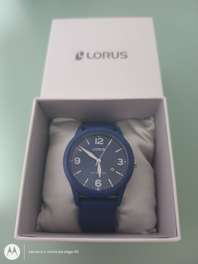 Часовник LORUS използван.