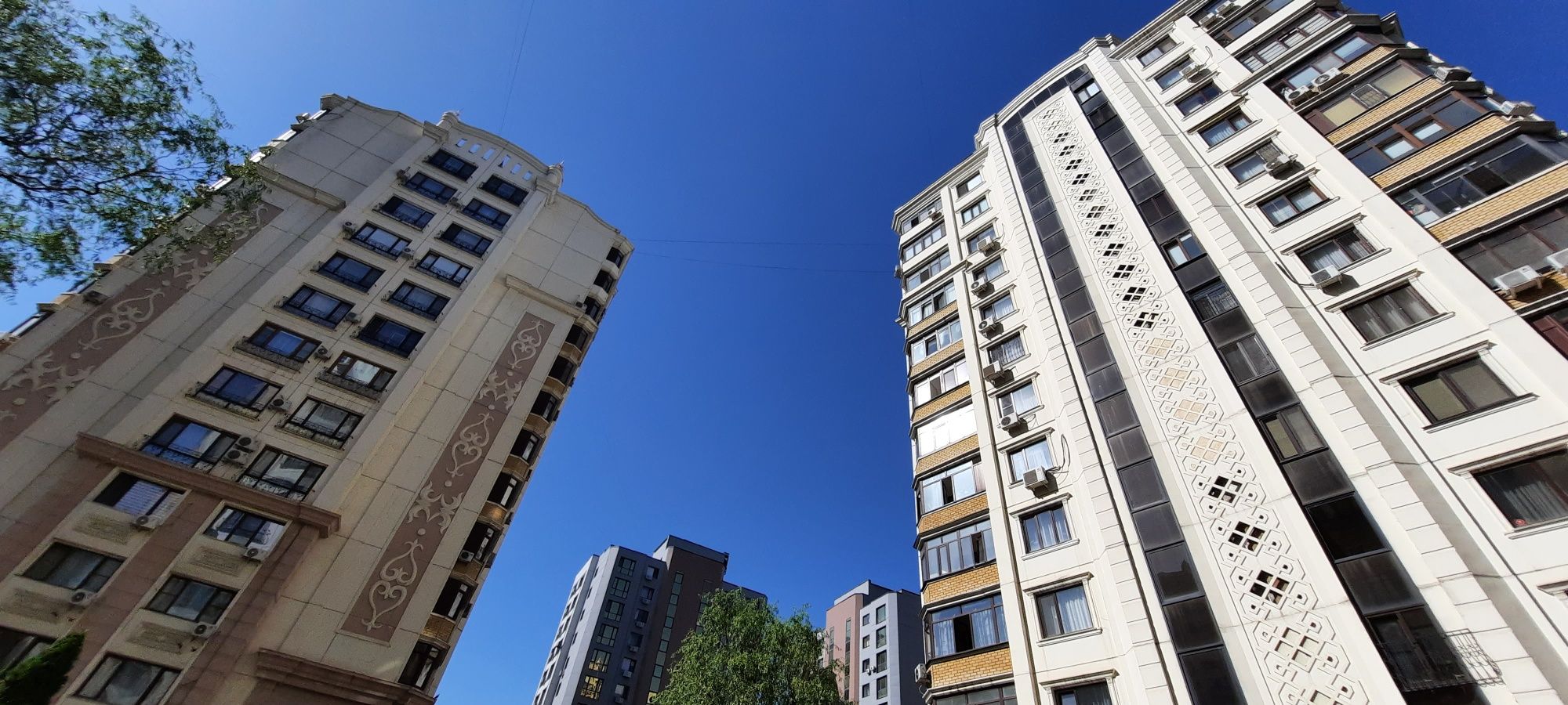 Сдаю 2  ком кв жк Алтын Орда