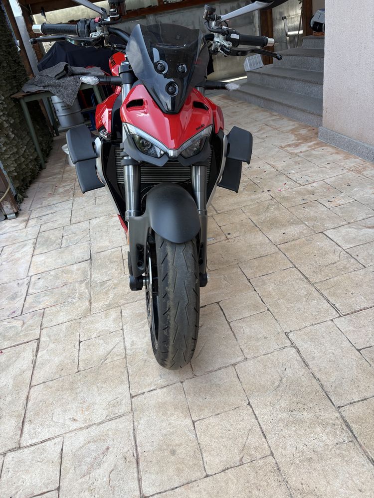 Ducati Streetfighter V2, 2022 6000 km