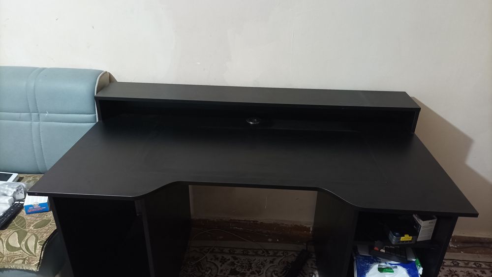 компьютерный стол и кресло      kompyuter stoli va kreslosi