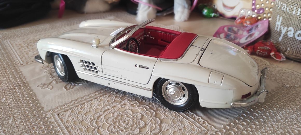 Метална количка Mercedes Benz 300SL Roadster мащаб 1:18