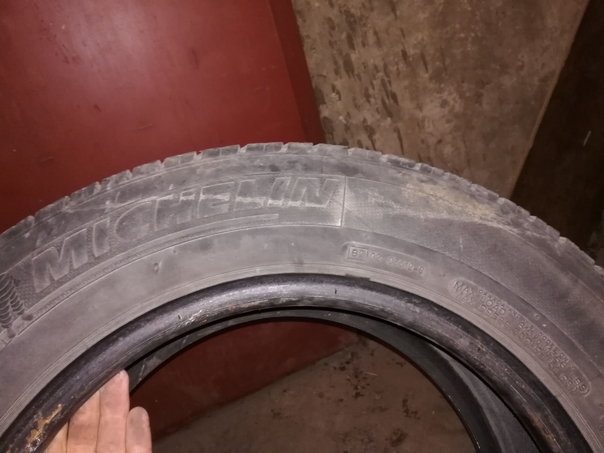 Летни гуми Pirelli 185/65 и Michelin 195/65, 15-ки