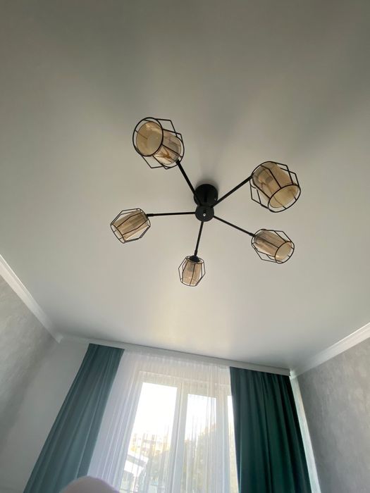 Продается люстра