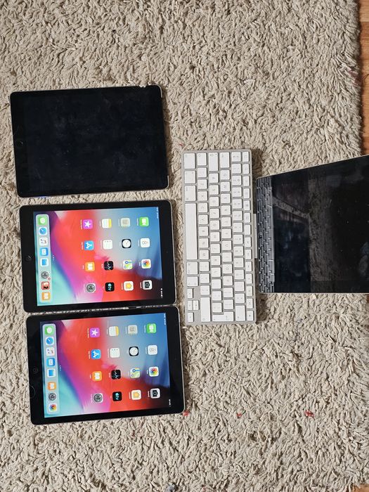 Vând Aplle iPad Air/normal/tastatura