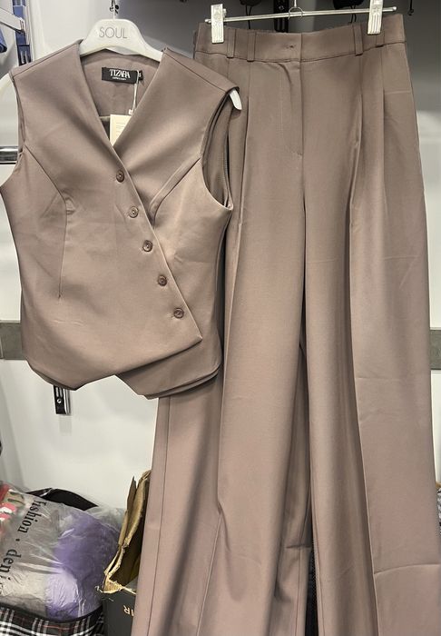 Женская одежда.