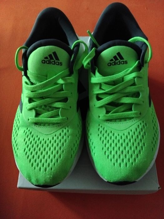 Маратонки adidas, адидас