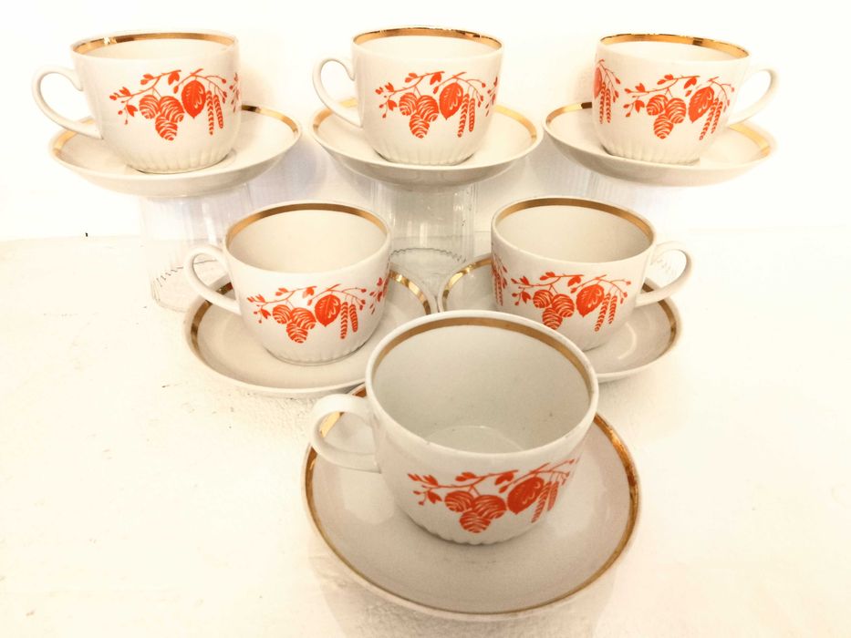 Порцеланов руски сервиз за чай.Отличен подарък.
