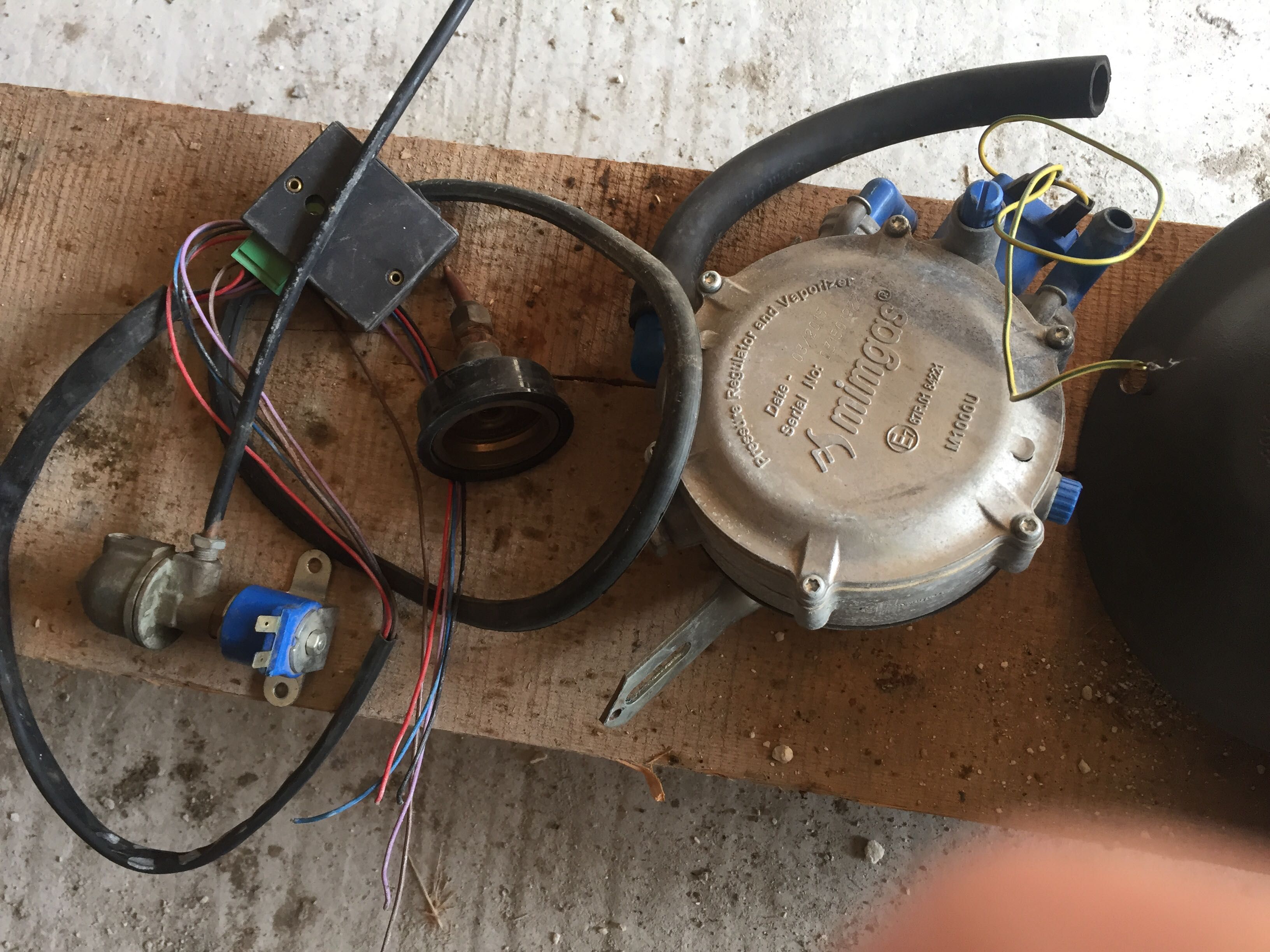Газова за кола.Монтаж на мястото на резервната гума!!!