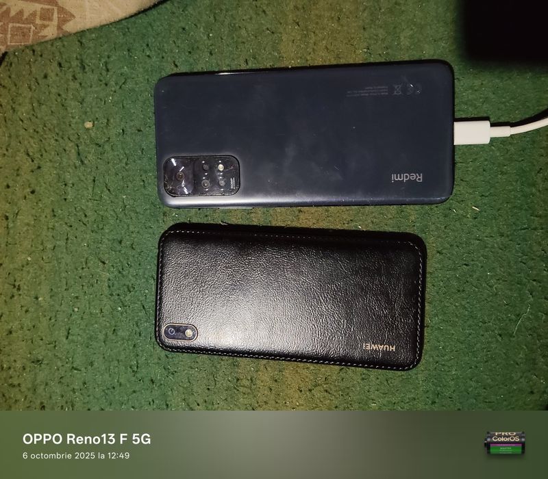 Vand 2 telefoane defecte