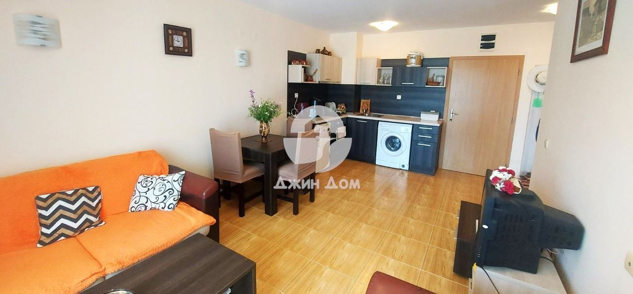Продава се Двустаен апартамент в Свети Влас - 67 кв.м за 1292 €/кв.м - Снимка #1