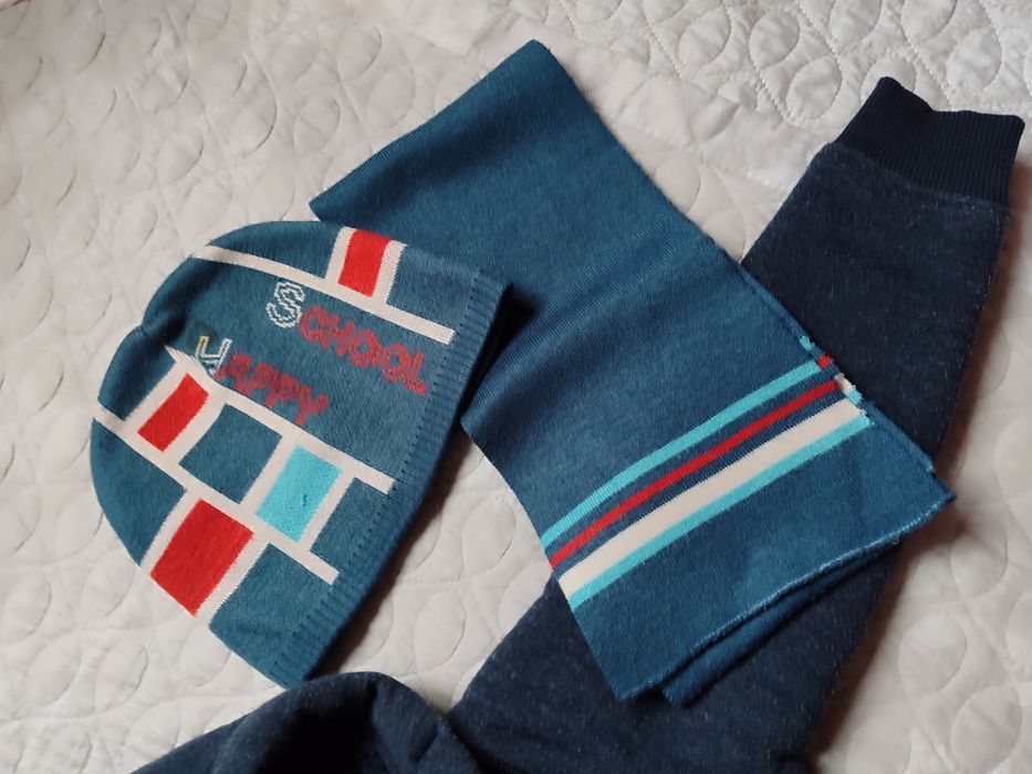 Куртка с мехом фирменная на 3-5 лет