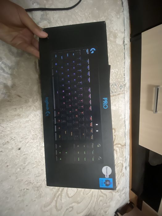 Продам игровую клавиатуру Logitech
