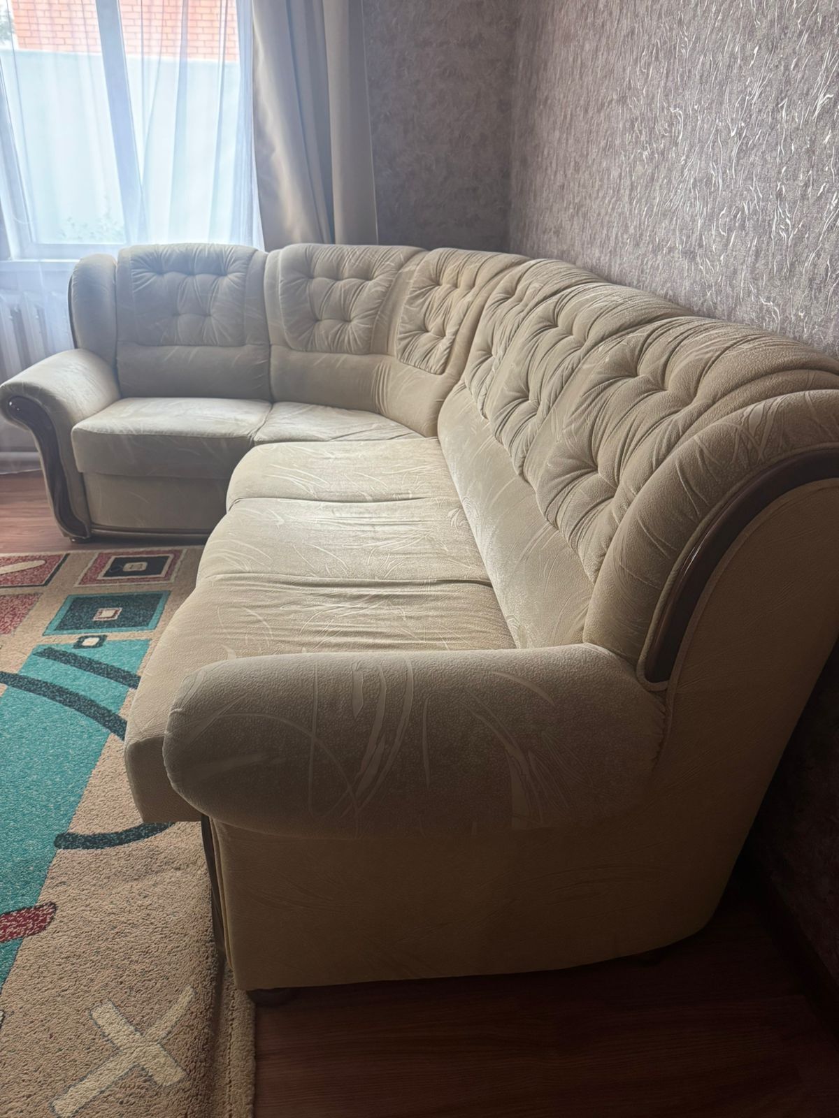 Продам диван с креслом. Россия, размер 2.9 угол 1.35