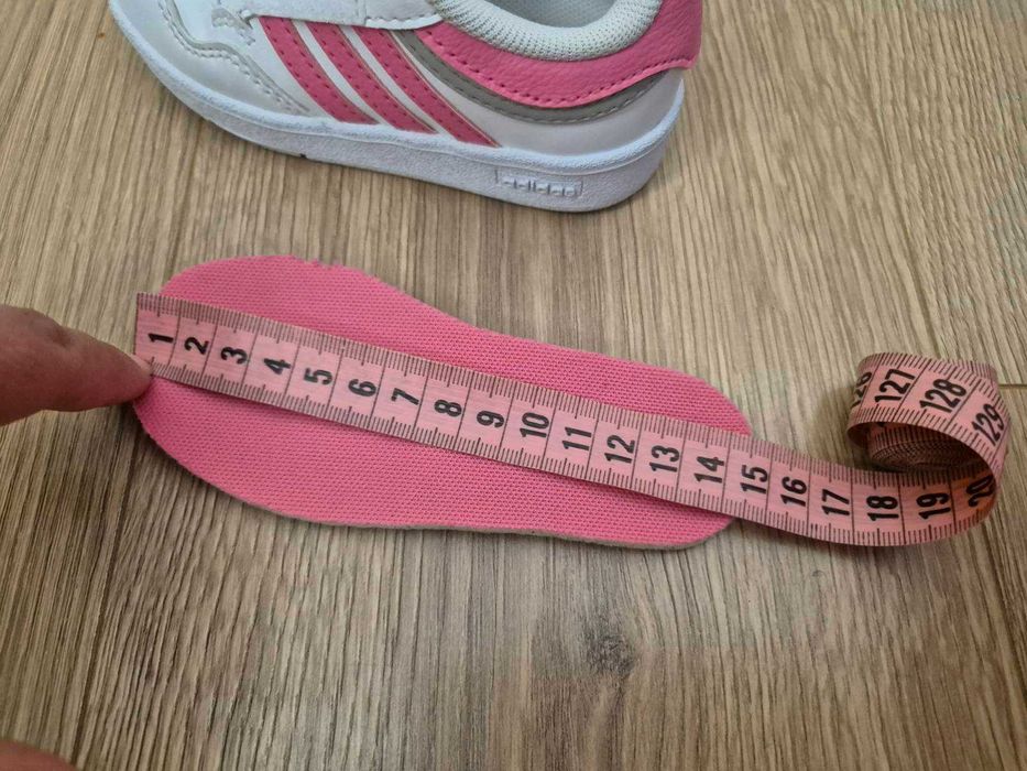 Детски маратонки Adidas номер 23