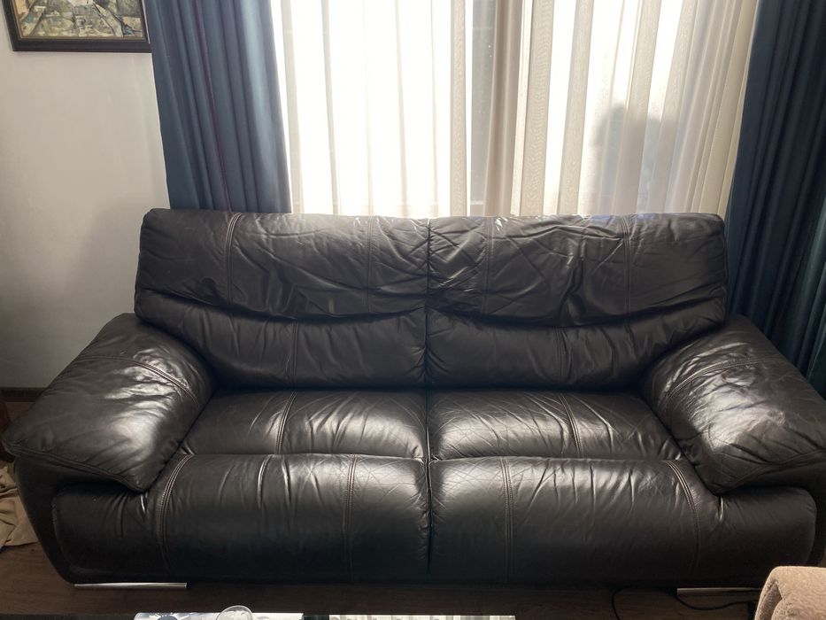 Продавам кожен диван