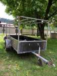 Vând remorca 750 kg cu prelata, recent adusă din Germania
