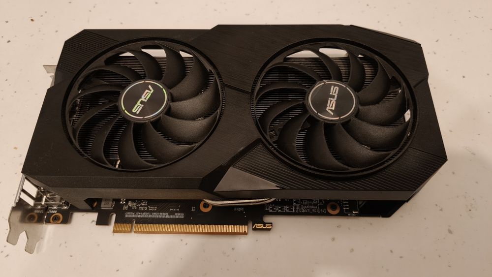 Asus RX6600 8gb impecabila cu sigiliu