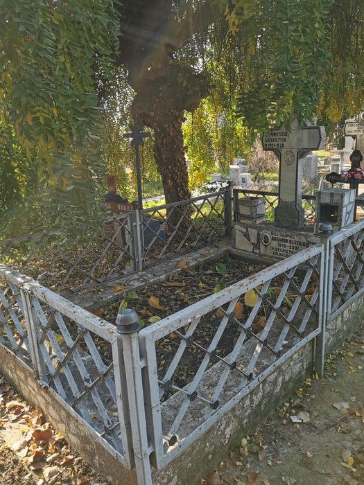 Vând donez loc de veci Eternitatea