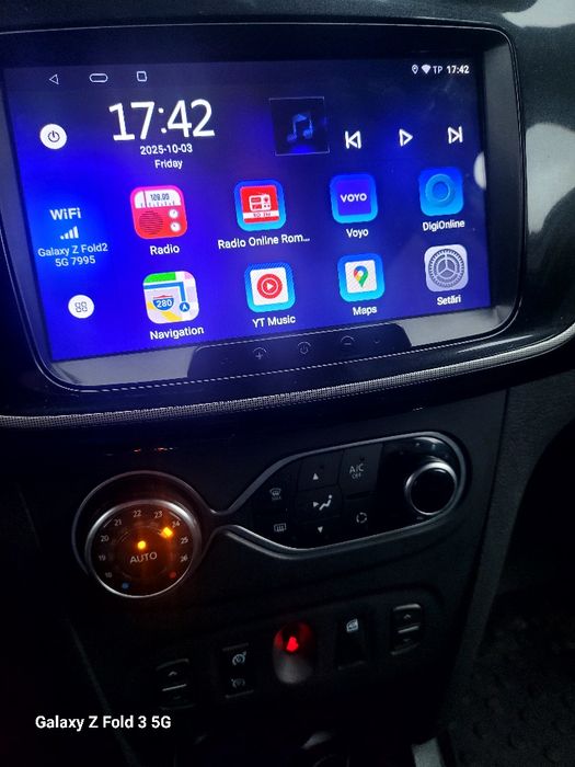Vând Dacia Logan