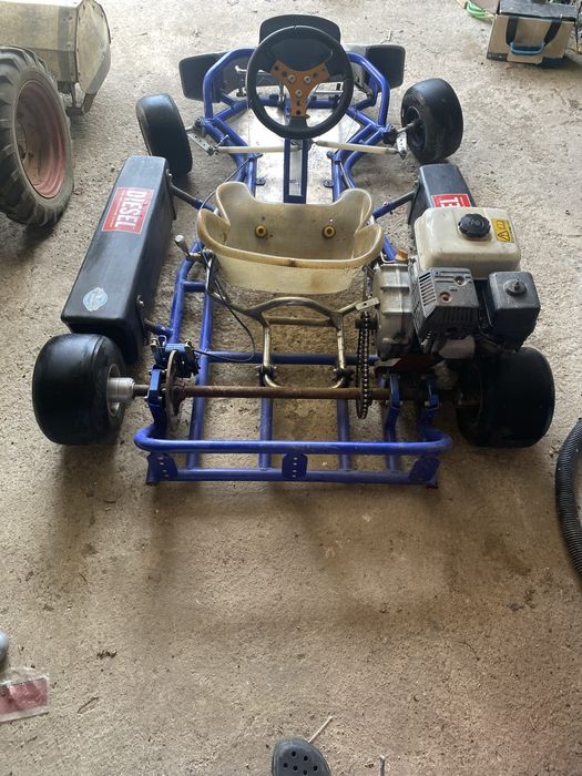 Vand urgent kart de 150cc. Motor Honda gx200