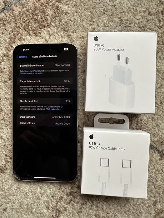 iPhone 15 Pro Max White, perfect functional, cu ecran fisurat