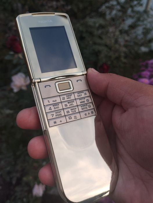Nokia 8800 Art Carbon, Sirocco