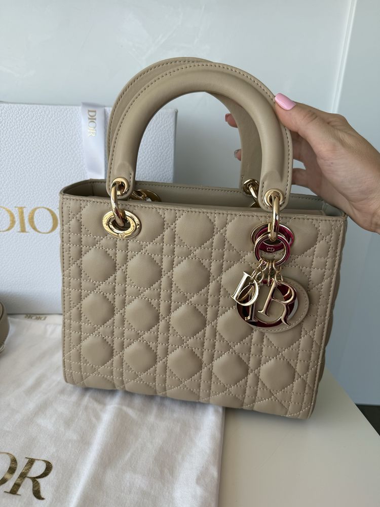 Dior естествена кожа нова бежова чанта