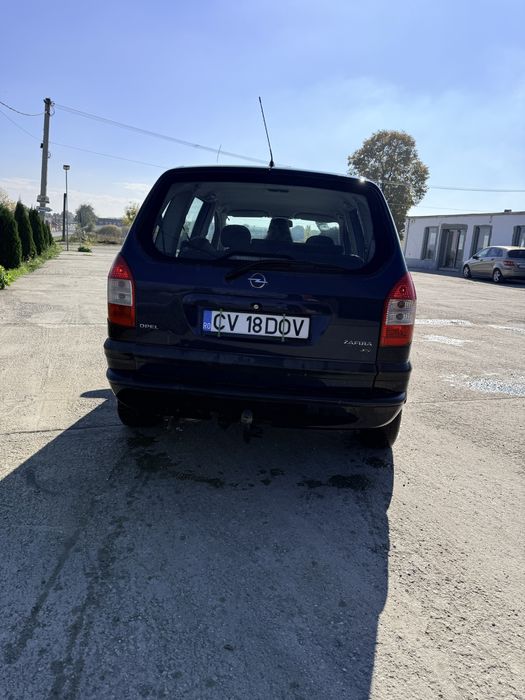 Opel zafira anul 2003