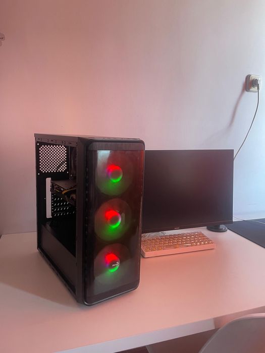 Компьютерный комплект 4-в-1: ПК, монитор, клавиатура, мышь