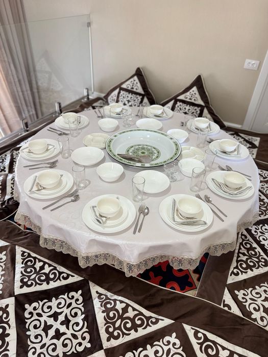 Аренда посуды, казан, кастрюли, астау, көрпе, термопот. Столы, стулья.