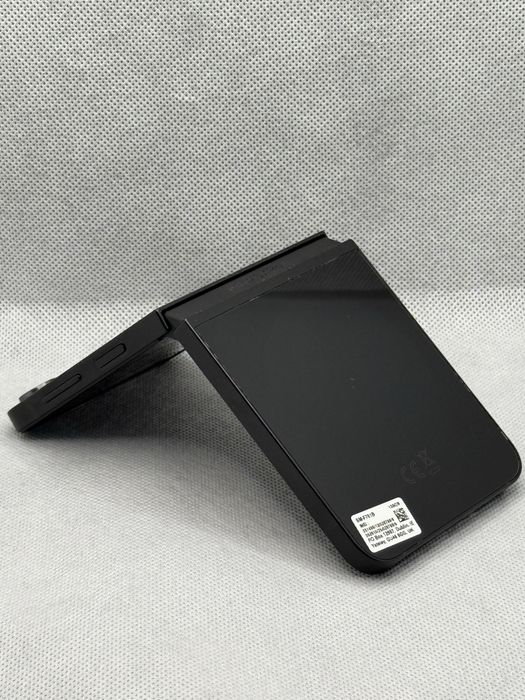Samsung Z Flip 7 Fe Pret 2300 lei