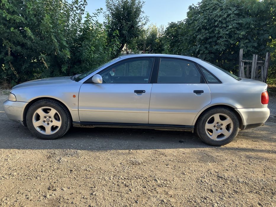 Продава се AUDI A4 1.8T