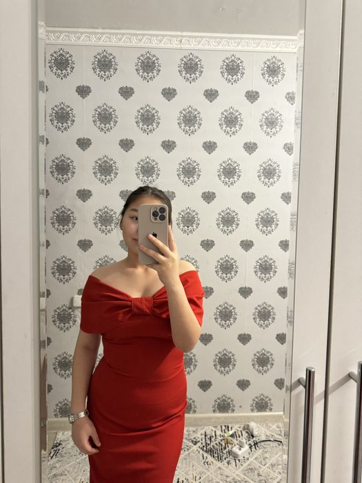 облегающие платья красного цвета