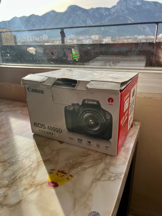 Canon EOS 4000D+обектив