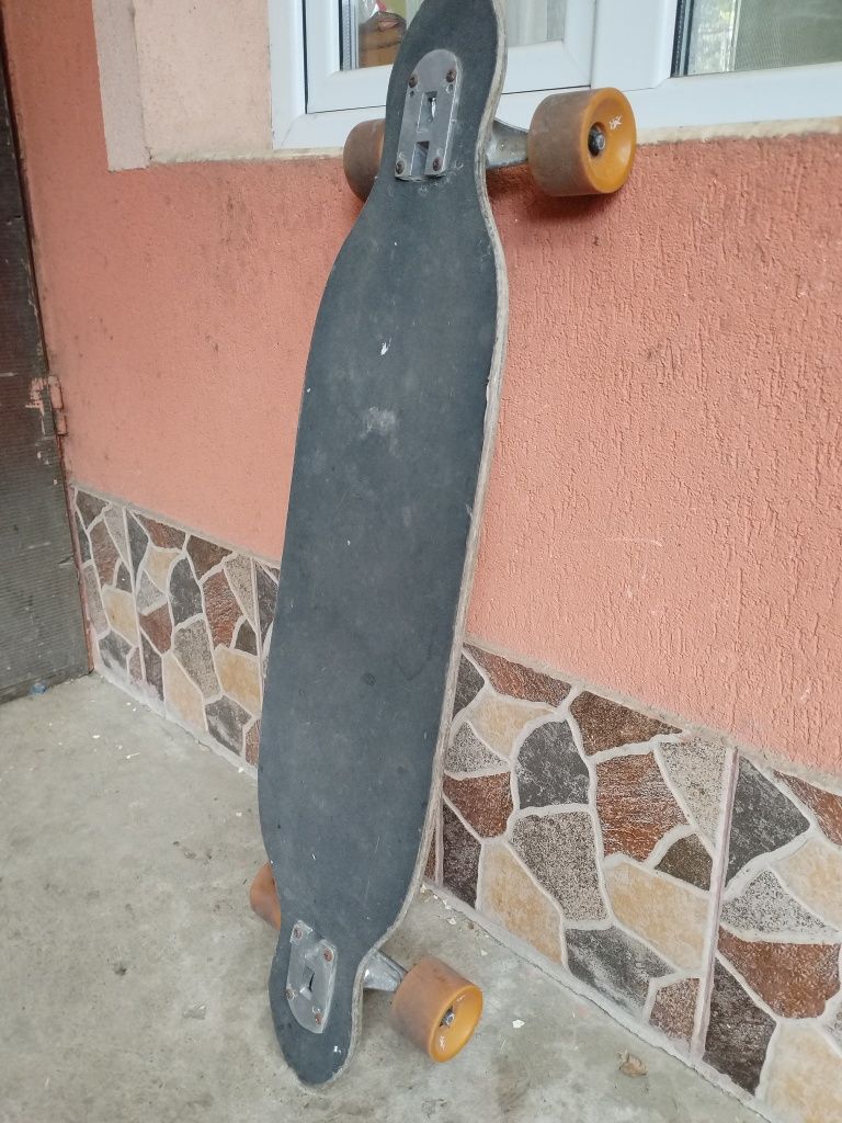 Vand placa skateboard pret 150 lei