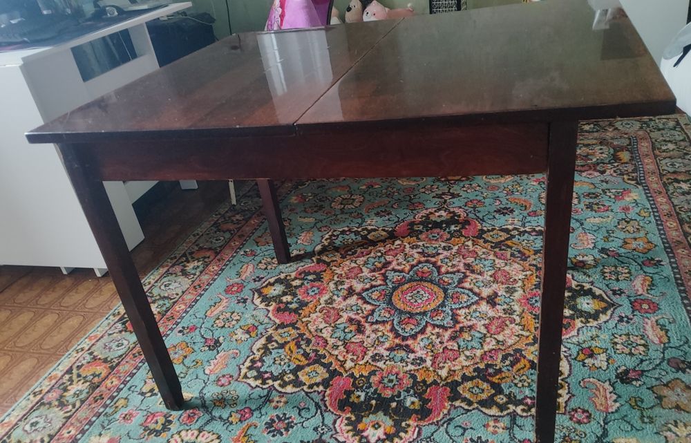 Продаю выдвижной стол