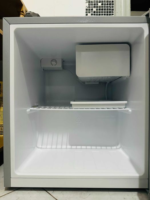 Frigider minibar HEIINNER HMB-47NHSA+, 47 l, Clasa A+, 51 cm, Argintiu