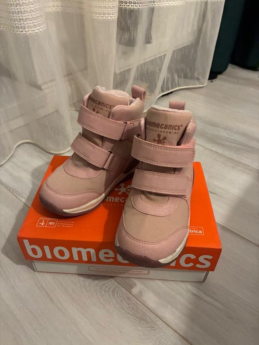 Vand 2 perechi ghete impermeabile fete biomecanis