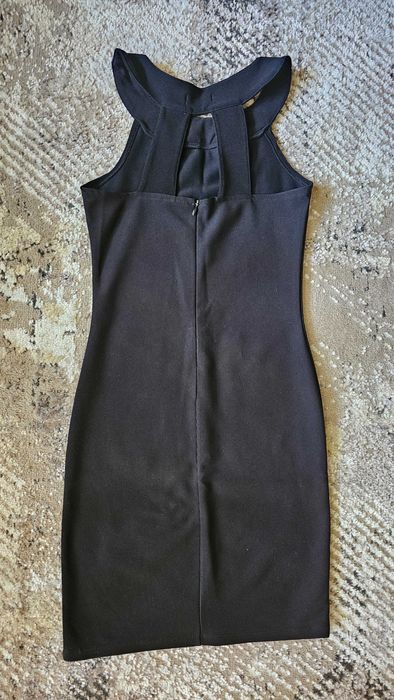 Малка черна рокля