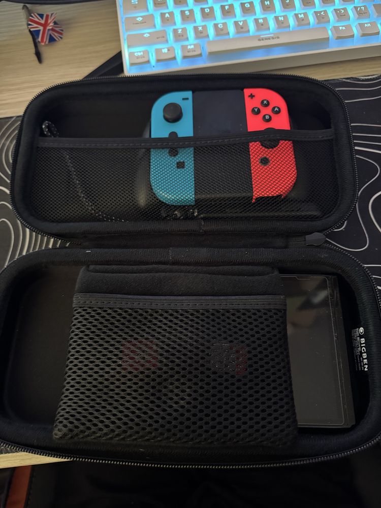 Nintendo Switch Oled пълен комплект!