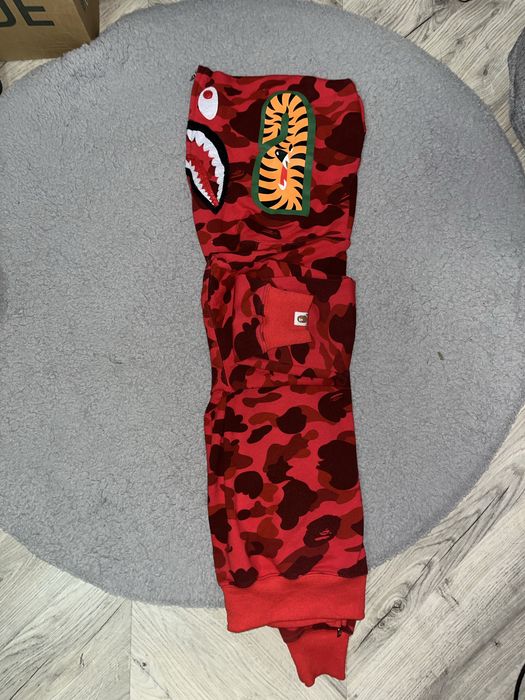 Bape hanorac zip up rosu shark marime S nou