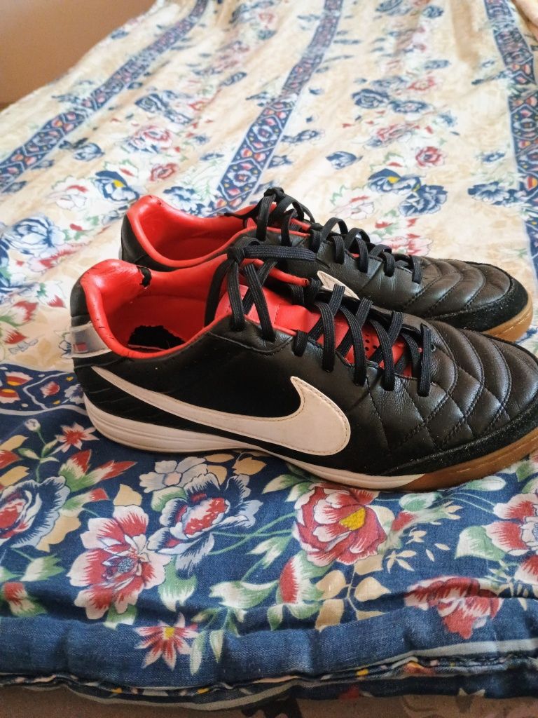 Nike Tiempo номер 41