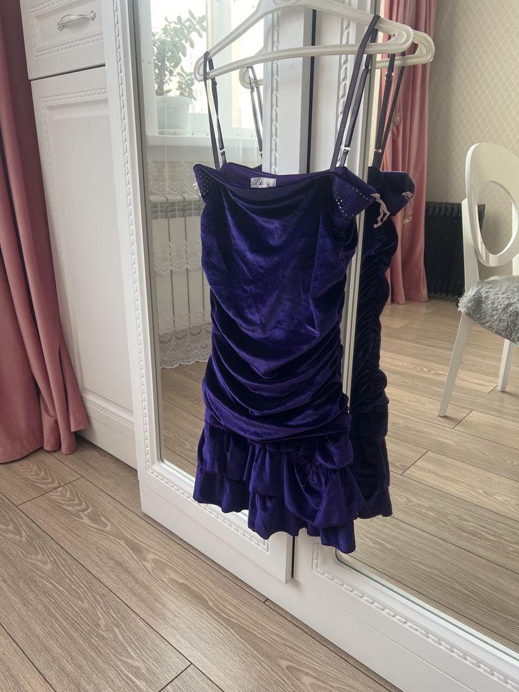 Платье для девочки подростка  нарядная на лямочке , цвет ыиолетывый,