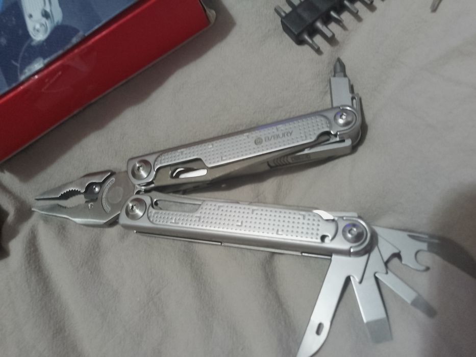 Multitools for Man, Multi Tool Foldable Pliers with Improved Scissors