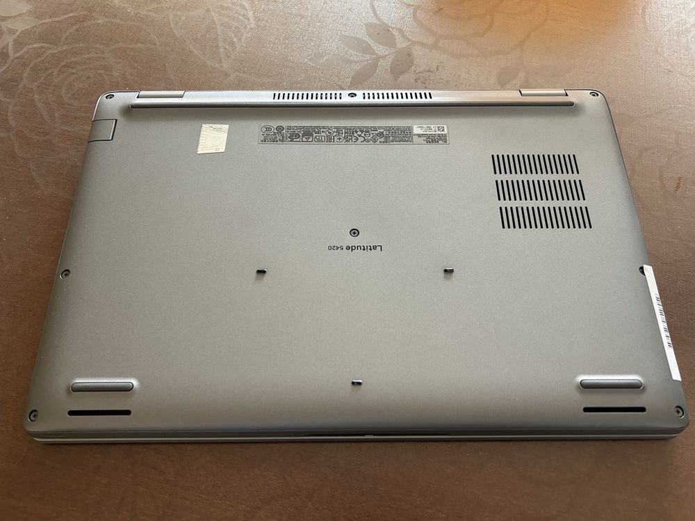 Лаптоп DELL Latitude 5420