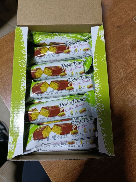 Trei cutii de ciocolata Dubai