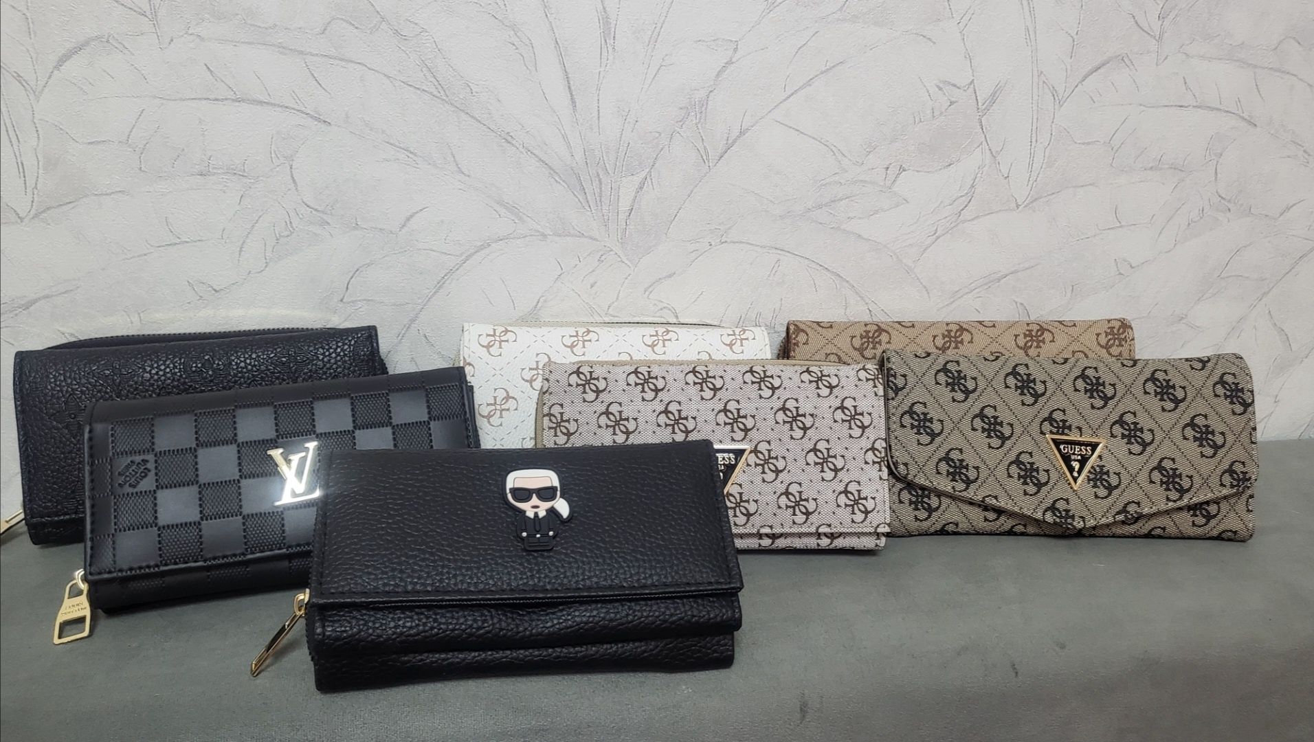 Guess, LV портмонета и клъч
