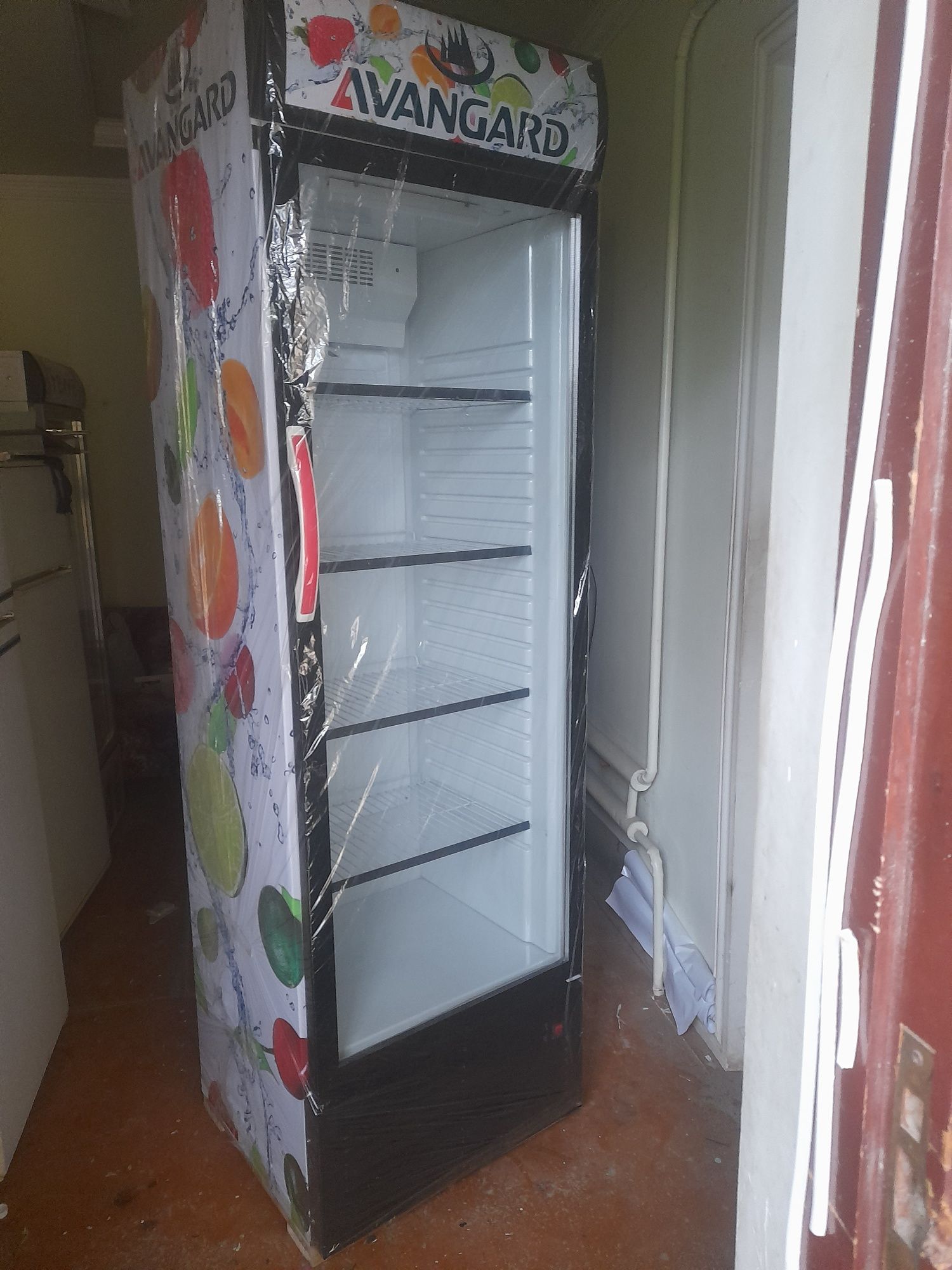 Ветрина холодильник