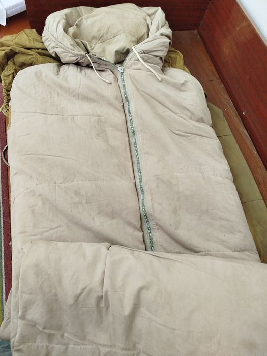 Палатки двухместные, мешки спальные,советские