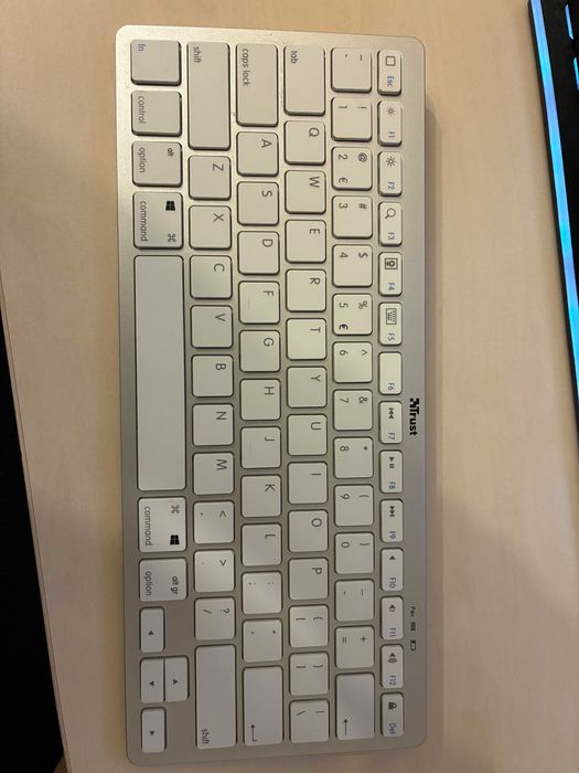 Bluetooth клавиатура за mac и windows